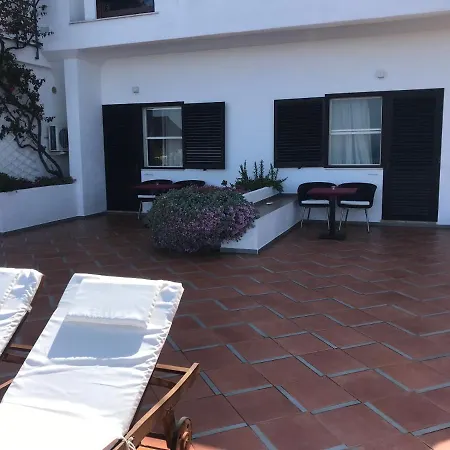 Baia Scirocco Bed & Breakfast 3*