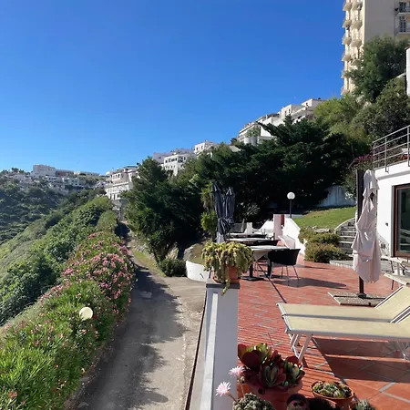 Bed and Breakfast Baia Scirocco 3*