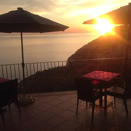 Baia Scirocco Bed & Breakfast 3*