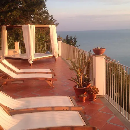 Baia Scirocco Bed and Breakfast 3*